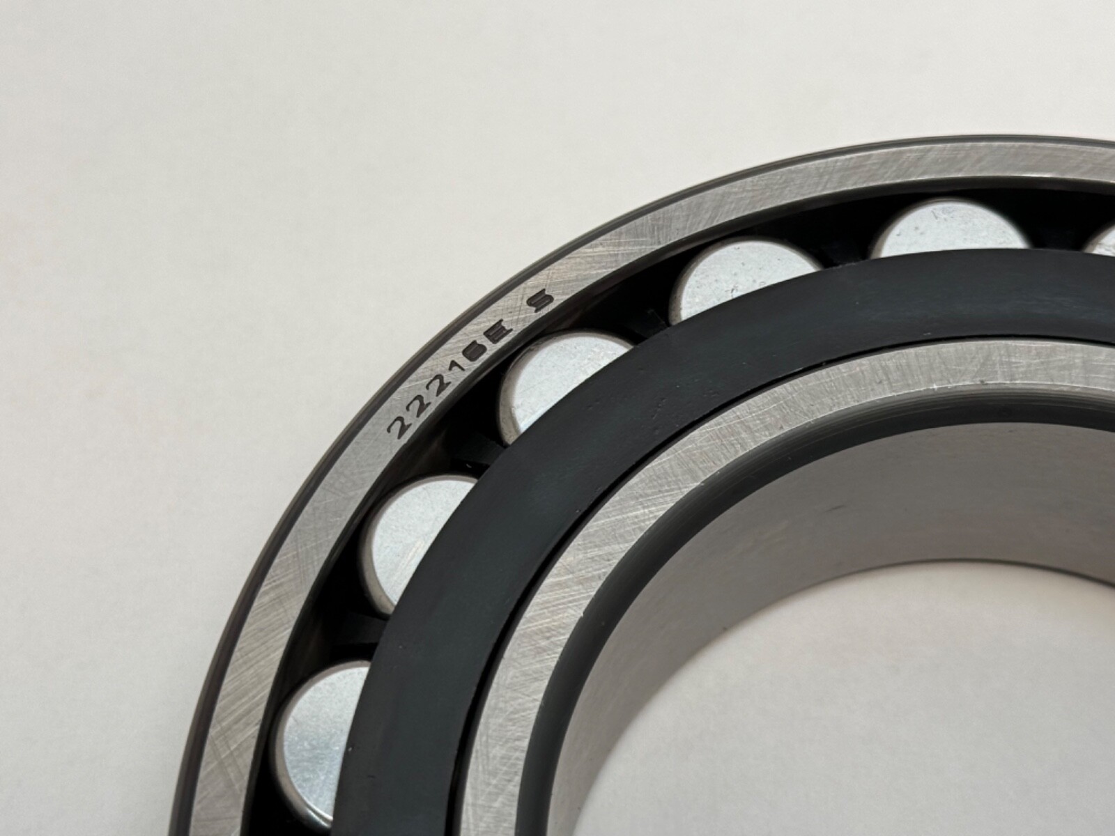 FAG 22216ES.TVPB Spherical Bearing 22216E 22216-E-S-TVPB-W33 80x140x33 mm