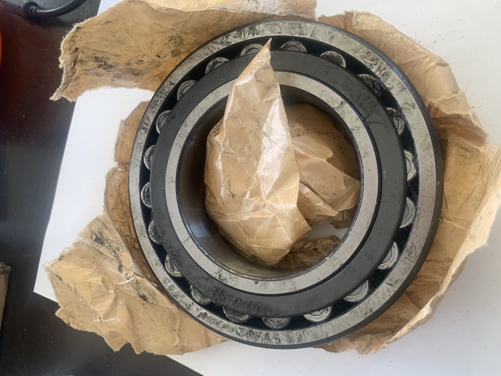 SKF 22216 CKJ/C3/W33 Spherical Roller Bearing 22216CKJ 22216CCK 80x140x33mm
