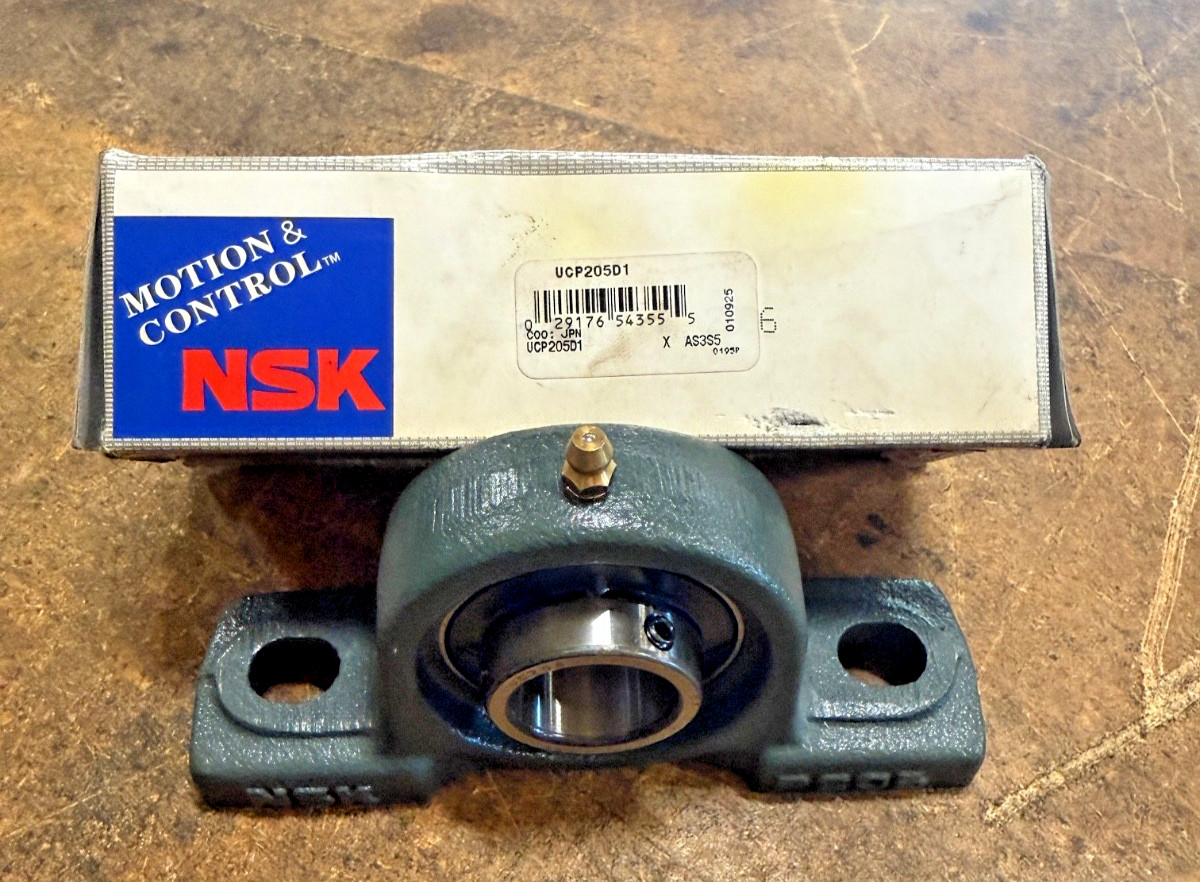 NSK UC208 D1 Ball Insert Bearing 40x80x49.2mm (NEW)