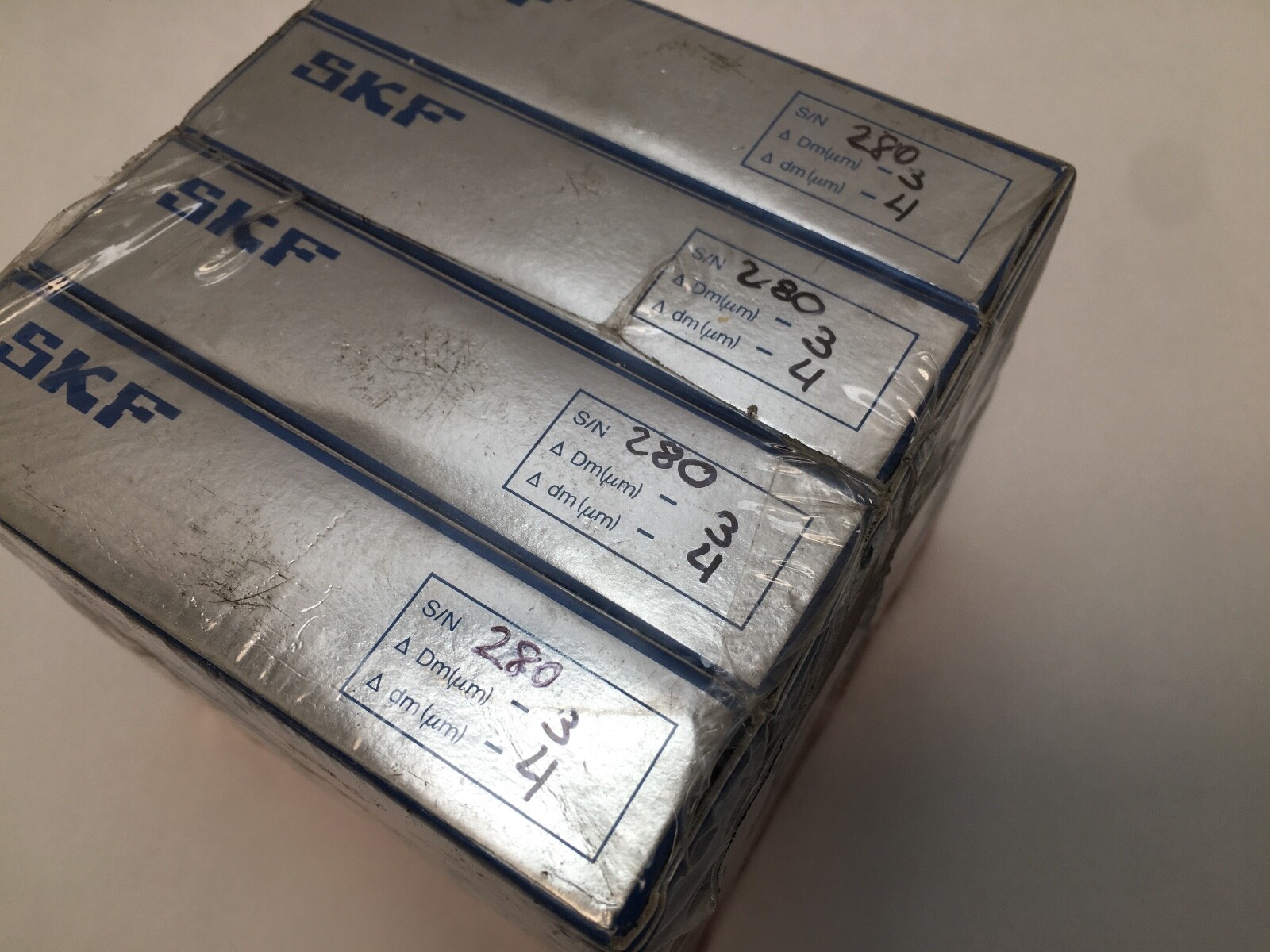 SKF 7012-ACD/P4AQGB Angular Bearing 60x95x18 mm 7012-ACD-P4A-QGB ABEC7 Italy Set