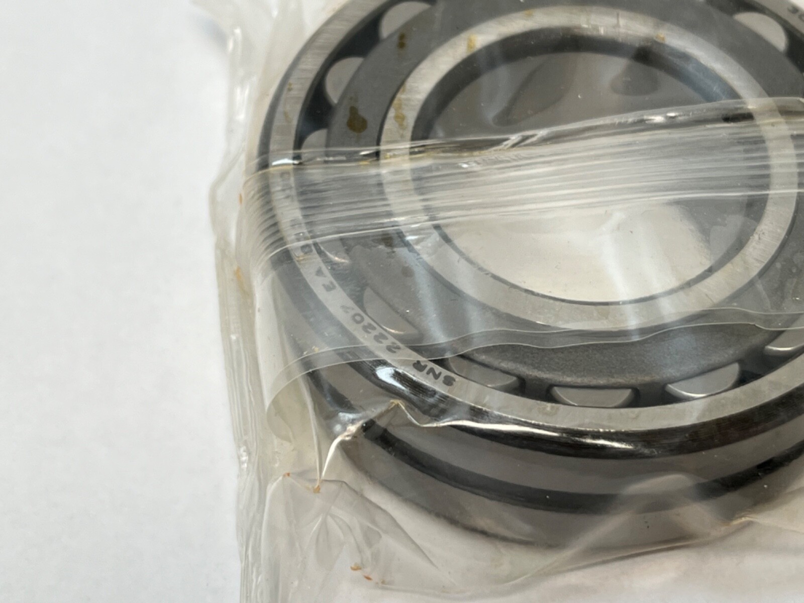 SNR 22207EAB33J30 Bearing 35x72x23 mm 22207E 22207 EA W33/B33 C3/J30 Italy