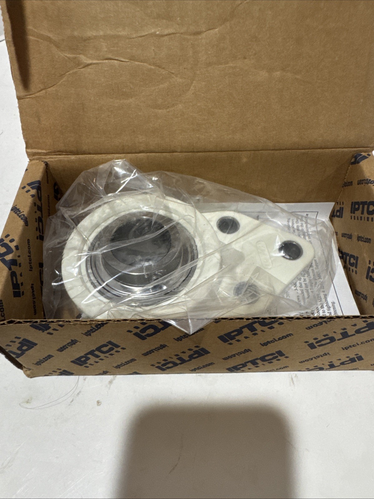 201673 New IPTCI SUCSFB206 Flange Bearing; UHMW ; 3-Bolt; 30mm ID