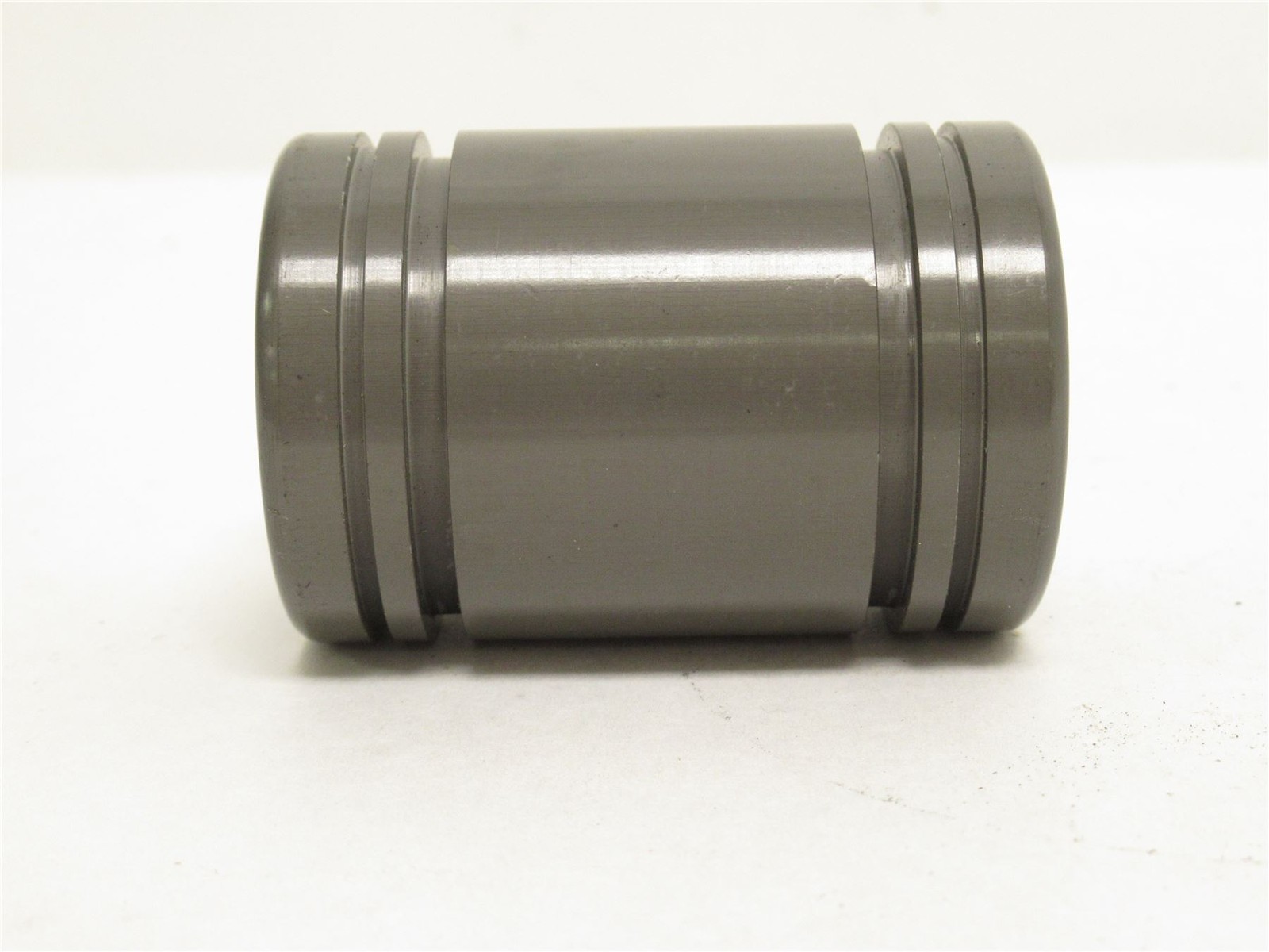 227796 New-No Box; Thomson FNYBU16 Closed Round Rail Plain Bushing; 1″ID