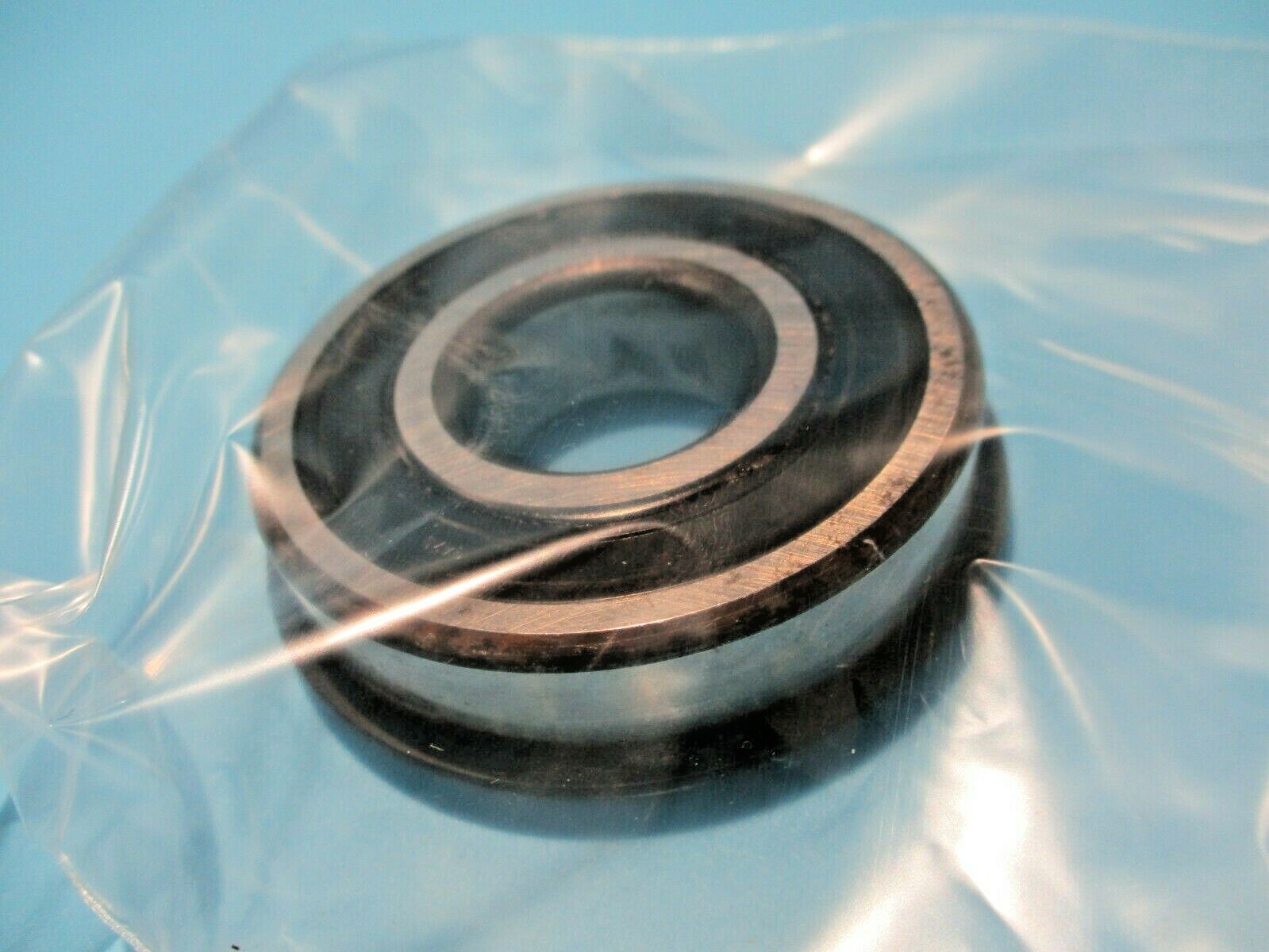 NEW SKF 6305-2RS1N BALL BEARING W/SNAP RING
