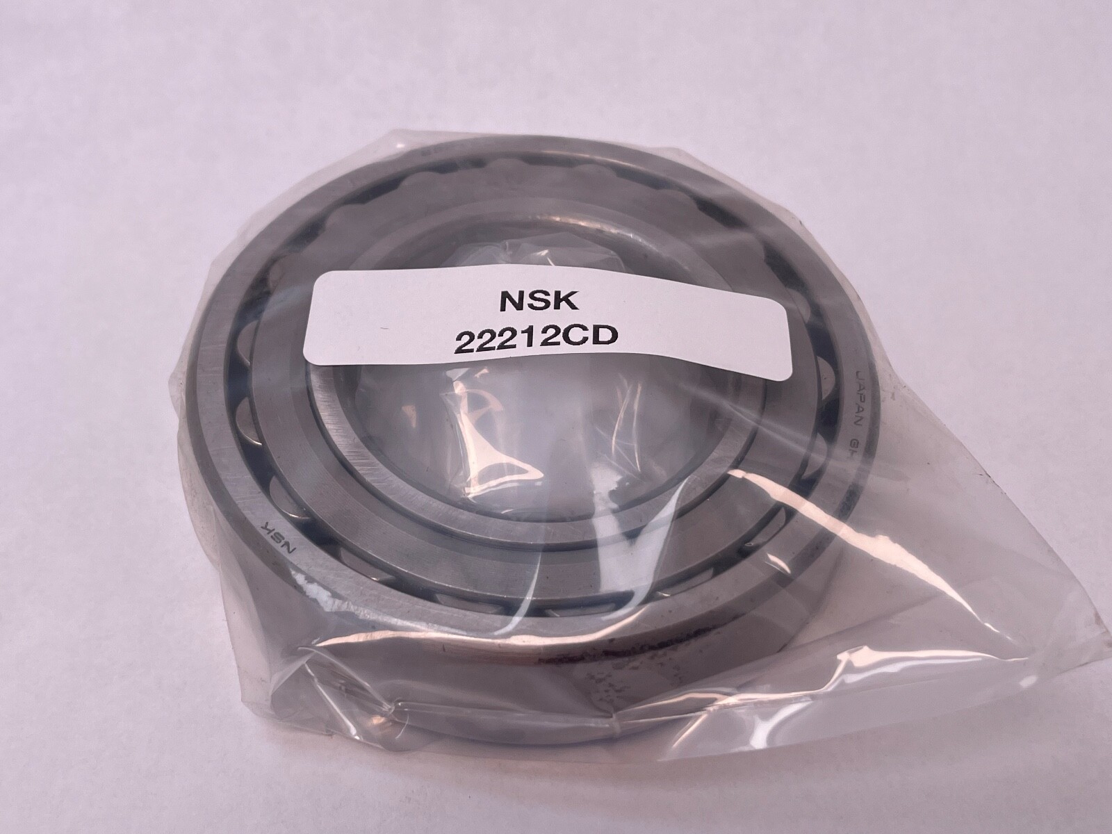 NSK 22212CD Bearing 60x110x28 mm 22212-CD 22212CJ 22212C Japan
