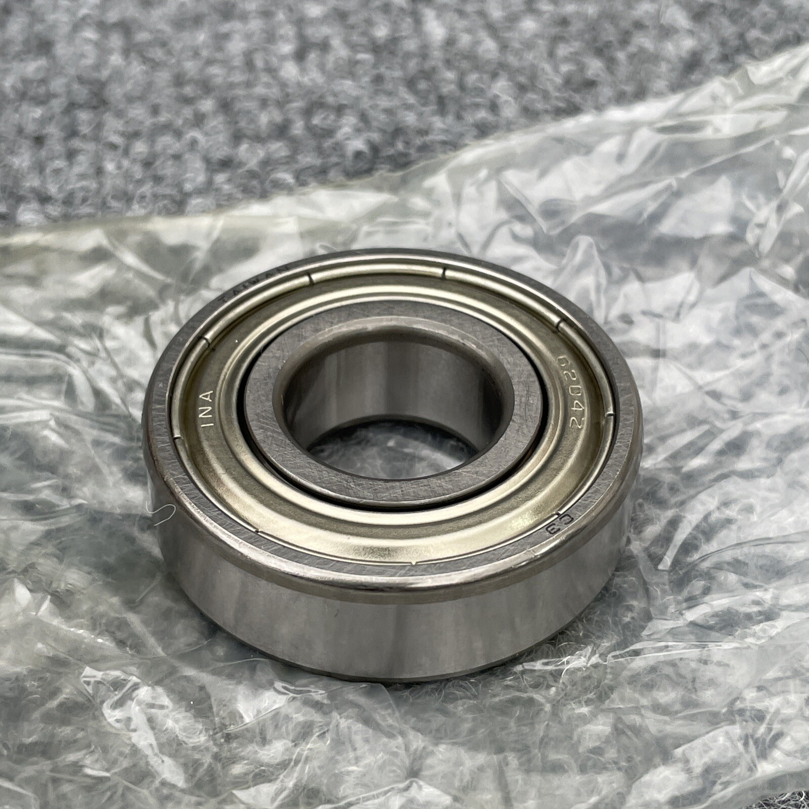 Lot of 4 – INA 6204 2Z C3 Deep Groove Bearing 20 mm ID 47 mm OD 14 mm Width New
