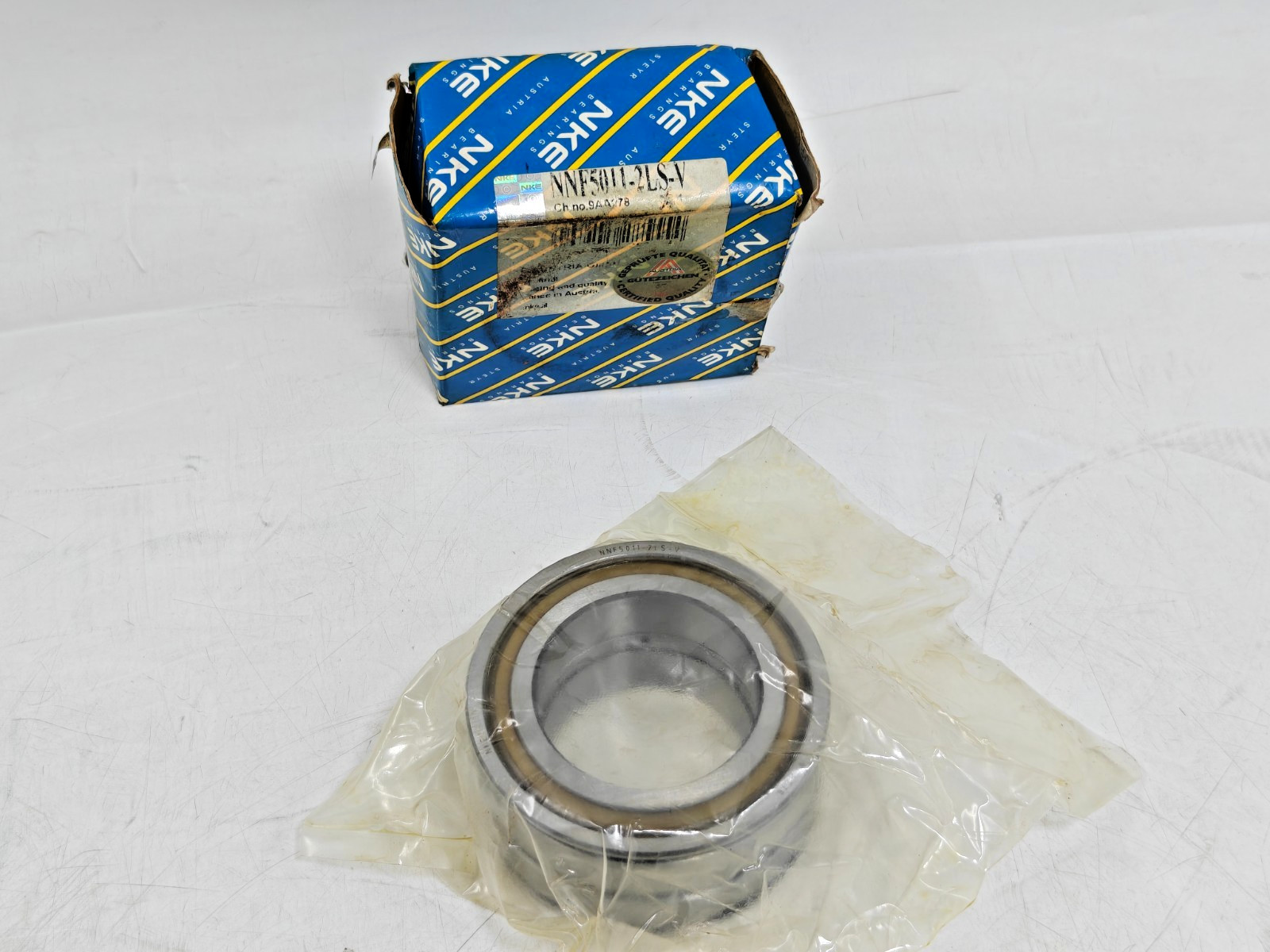 NNF 5011-2LS-V NKE Cylindrical Roller Bearing NNF5011 / SL04 5011 55x90x46mm