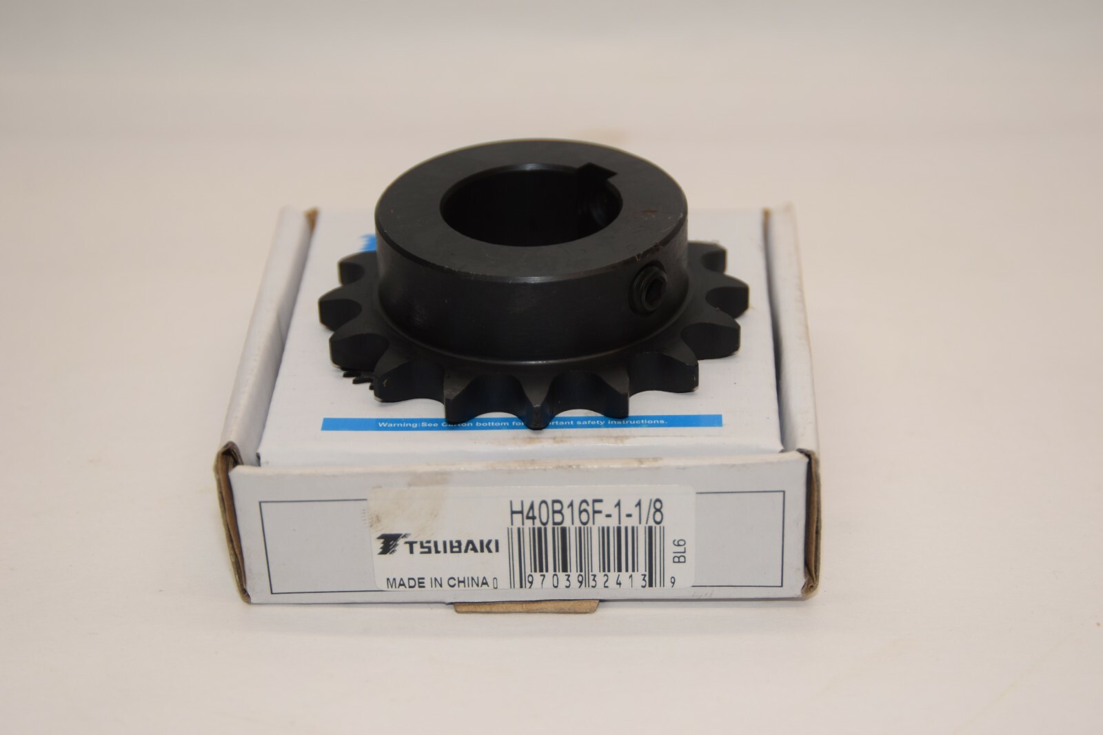 (NEW) TSUBAKI H40B16F-1-1/8 8x8x2.6cm 1-1/8″ Bore 16 Teeth Sprocket