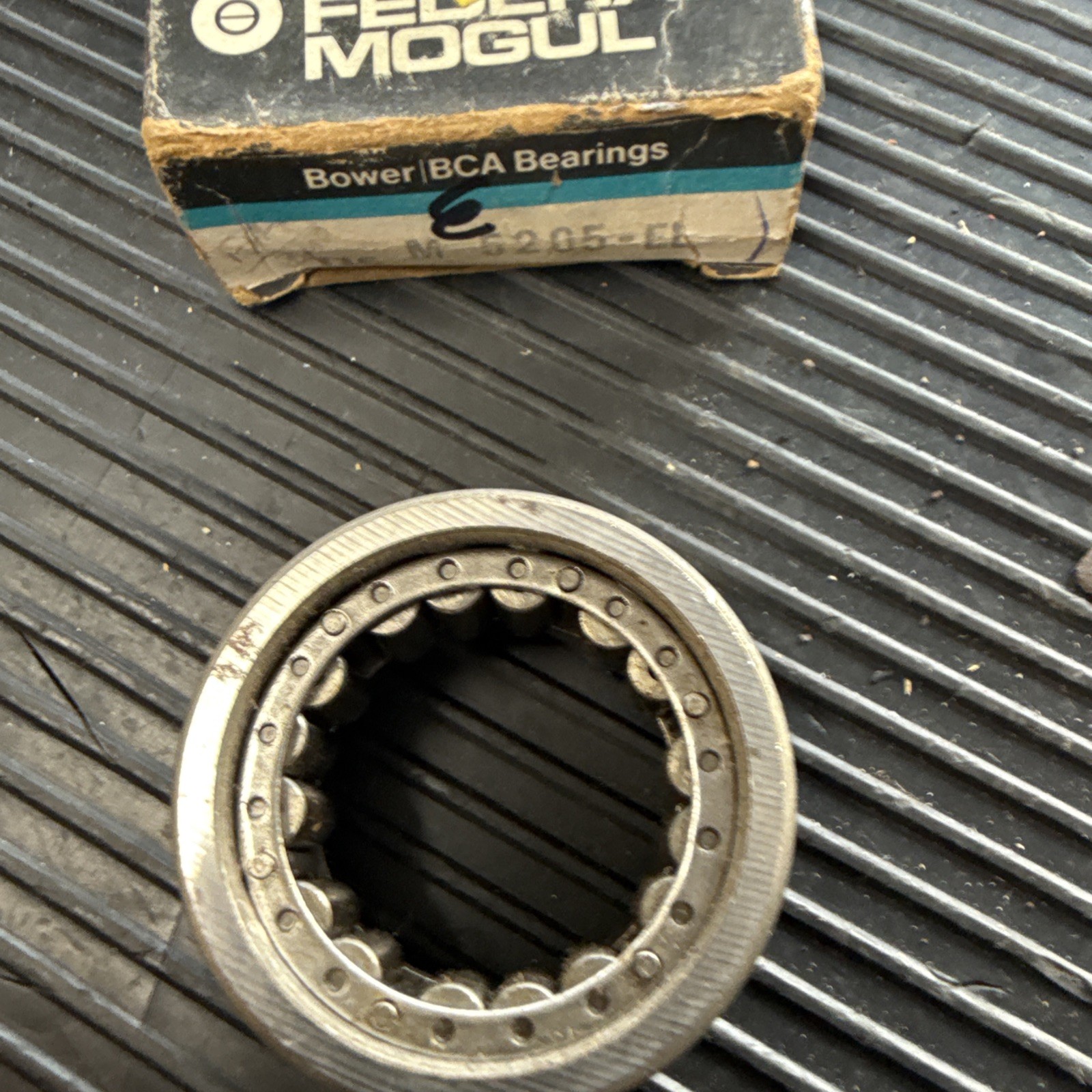 Bower/BCA M5205EL Cylindrical Bearing, 1.2661″ ID, 2.0472″ OD, 0.8125″ Width
