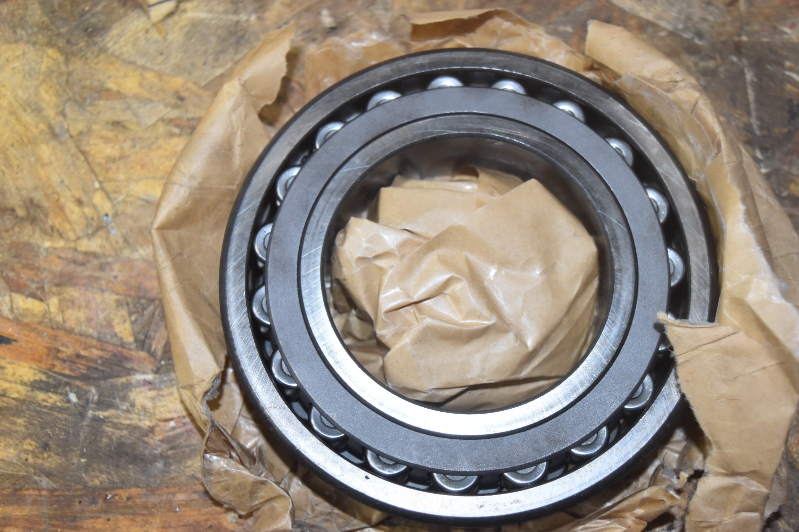 SKF 22216CCK/C3W33 Spherical Roller Bearing NOS FREE SHIPPING