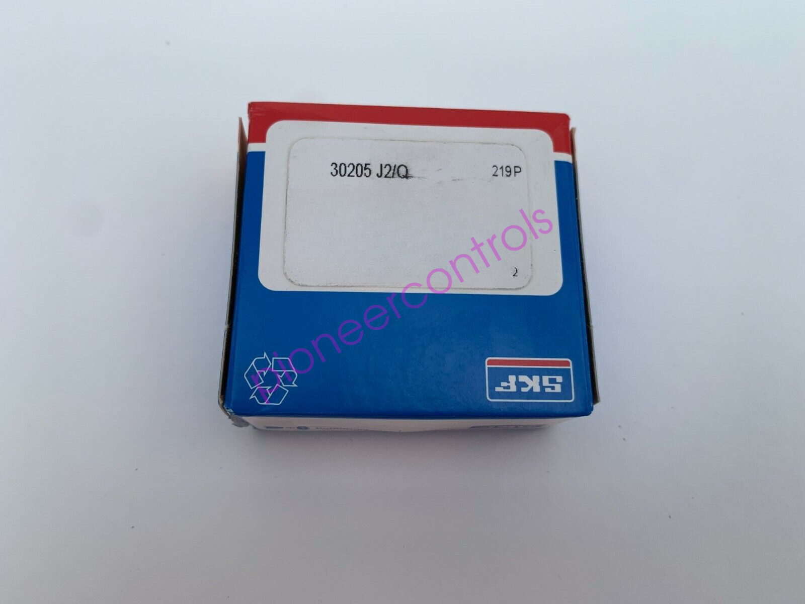 SKF 30205 J2/Q Roller Bearing Metric Tapered NEW!
