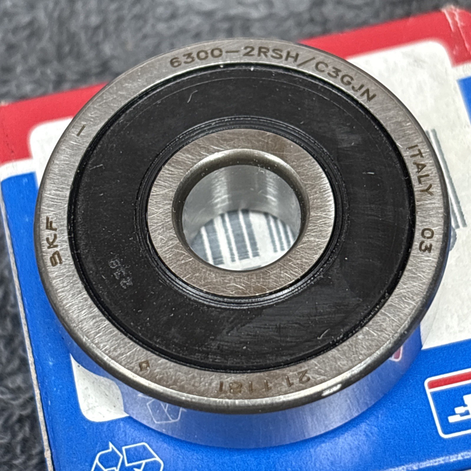 (5) SKF 6300 2RSJEM Sealed Deep Groove Ball Bearings New In Box