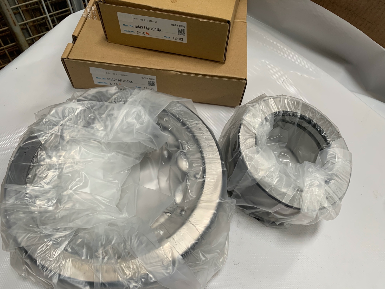NTN Bearing XA 421A X-16 NH421AF1C4NA HJ421A 105x260x60mm