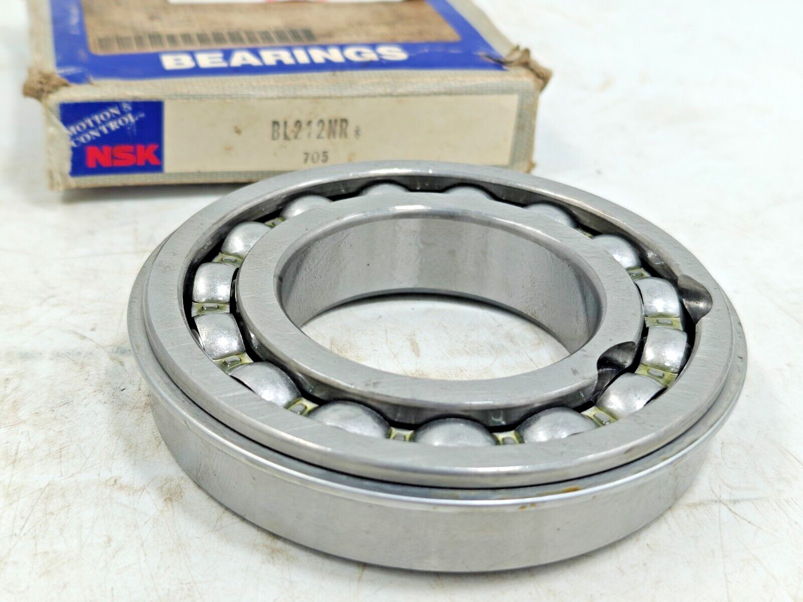 NSK BL212NR Max Cap Ball Bearing 60x110x22mm BL 212 NR Bearing With Snap Ring
