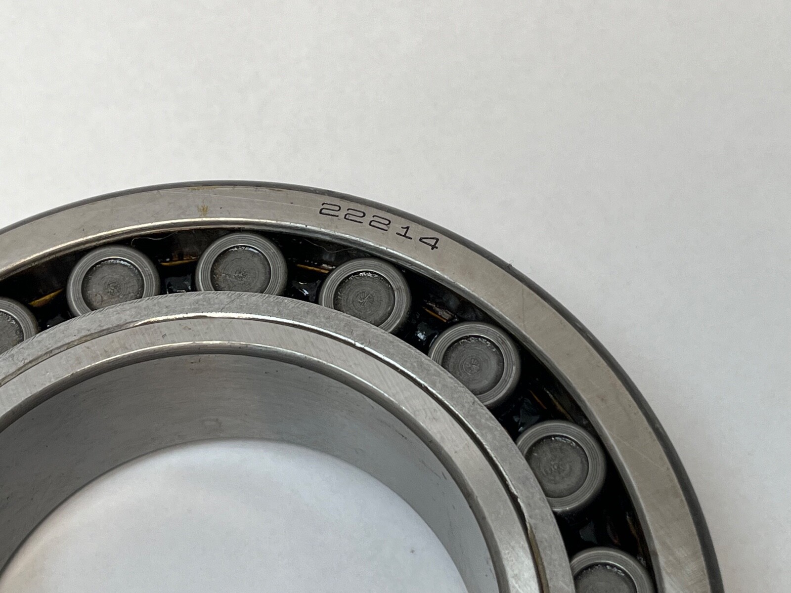 NSK 22214M Spherical Bearing 70x125x31 mm 22214 M MB Hoover Japan