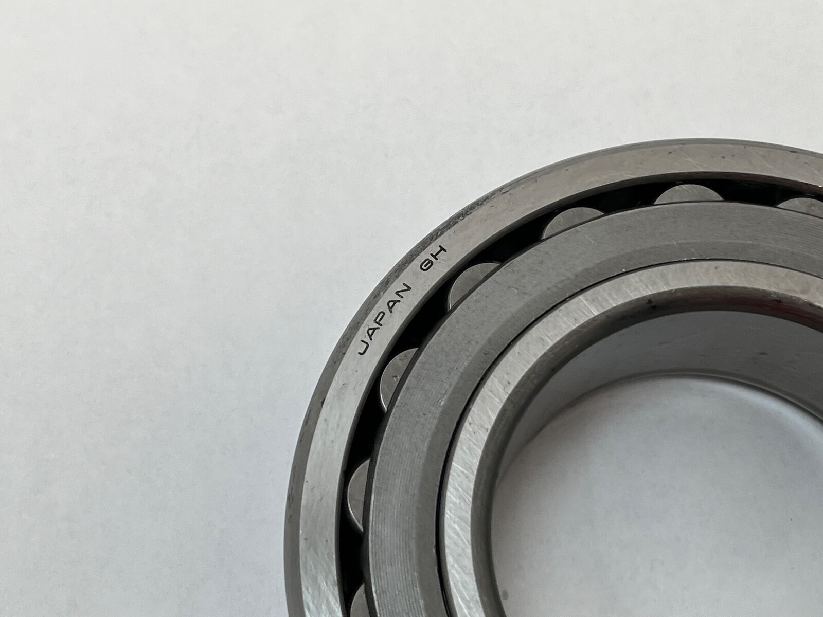 NSK 22212CD Bearing 60x110x28 mm 22212-CD 22212CJ 22212C Japan