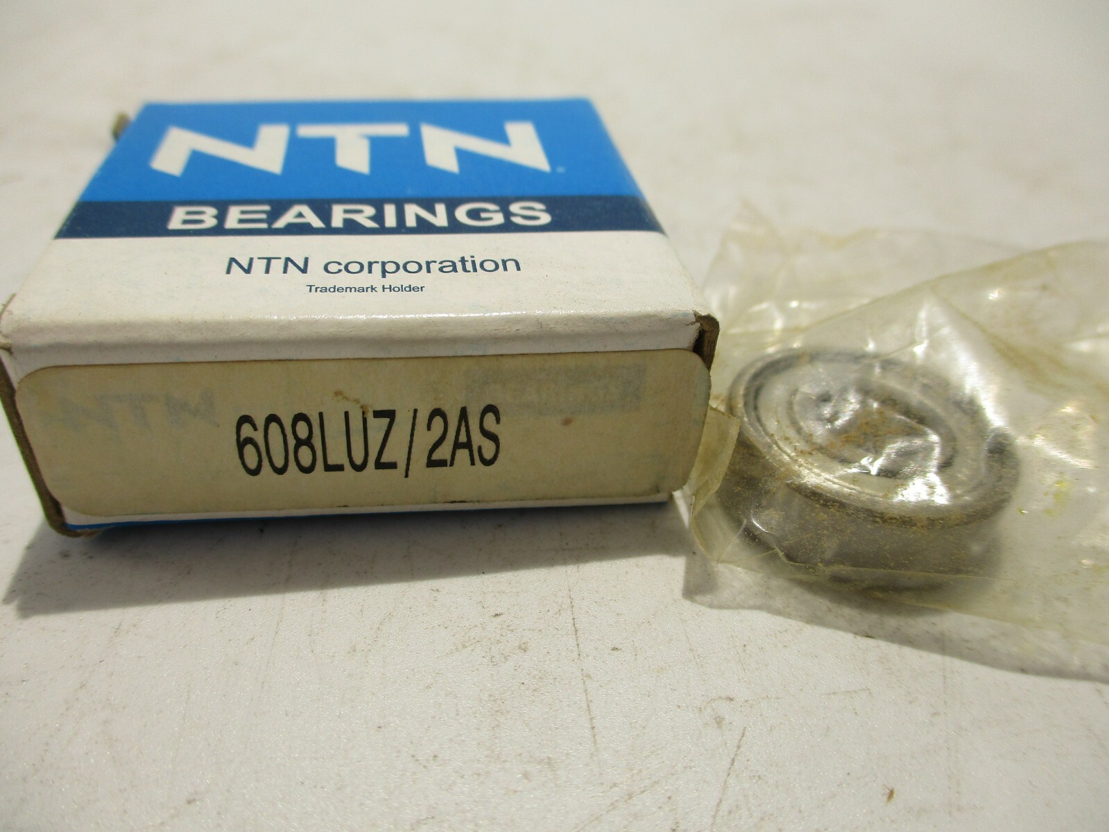 NEW NTN 608LUZ/2AS COMBINATION METAL+RUBBER SEALED BALL BEARING