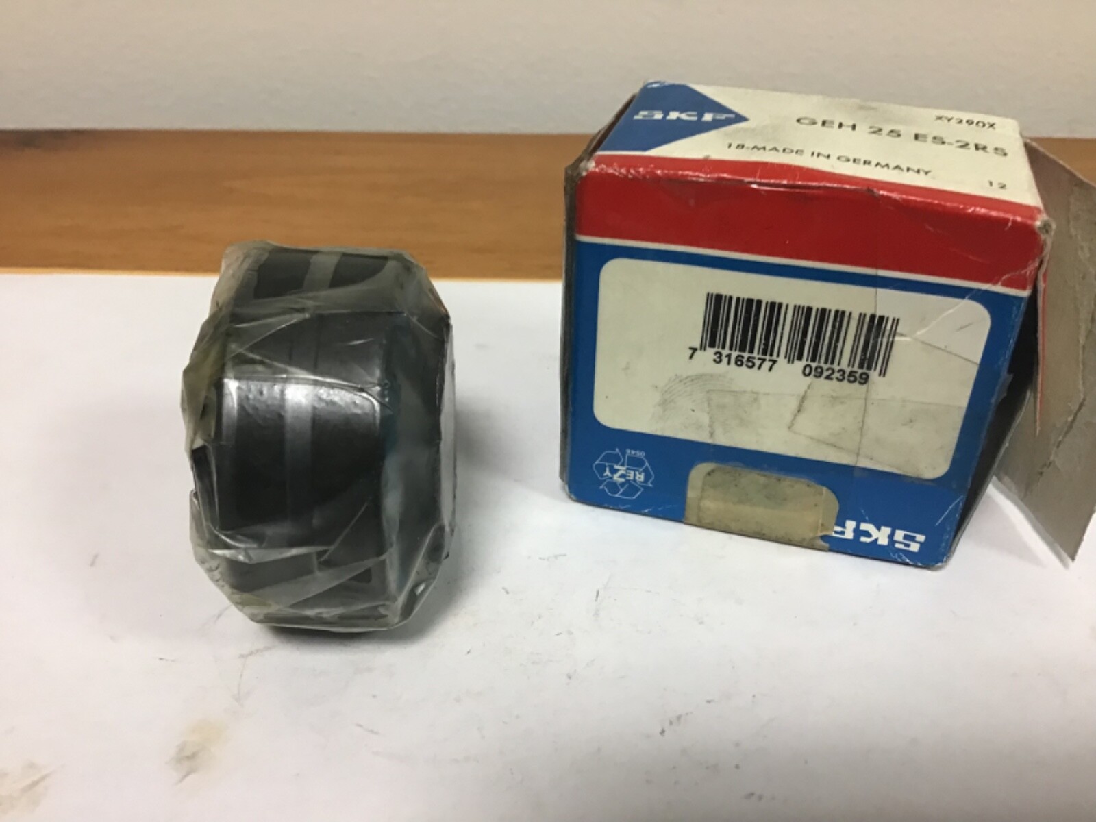 New SKF GE 25 ES 2RS Spherical Bearing, 25mm ID, 47mm OD, 28mm Width