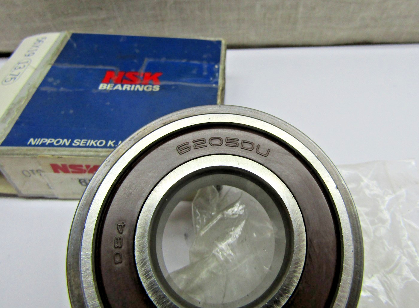 NSK Hoover 6205DDUNR 25mm Bore X 52mm X 15mm Sealed Snap Ring Bearing
