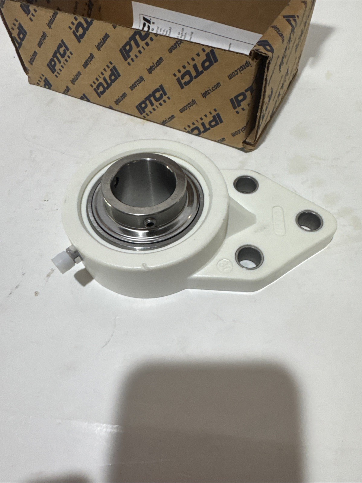 201673 New IPTCI SUCSFB206 Flange Bearing; UHMW ; 3-Bolt; 30mm ID