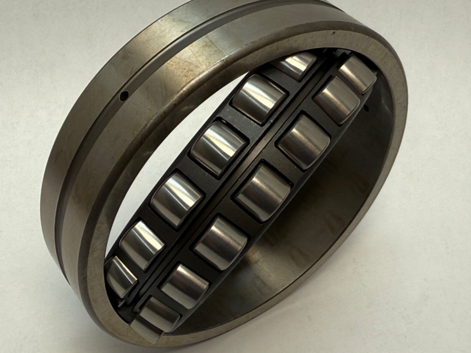 LSB 22216CW33C3 Bearing 22216-C-W33-C3 22216CC 22216CJ 22216CCJ 80x140x33 mm