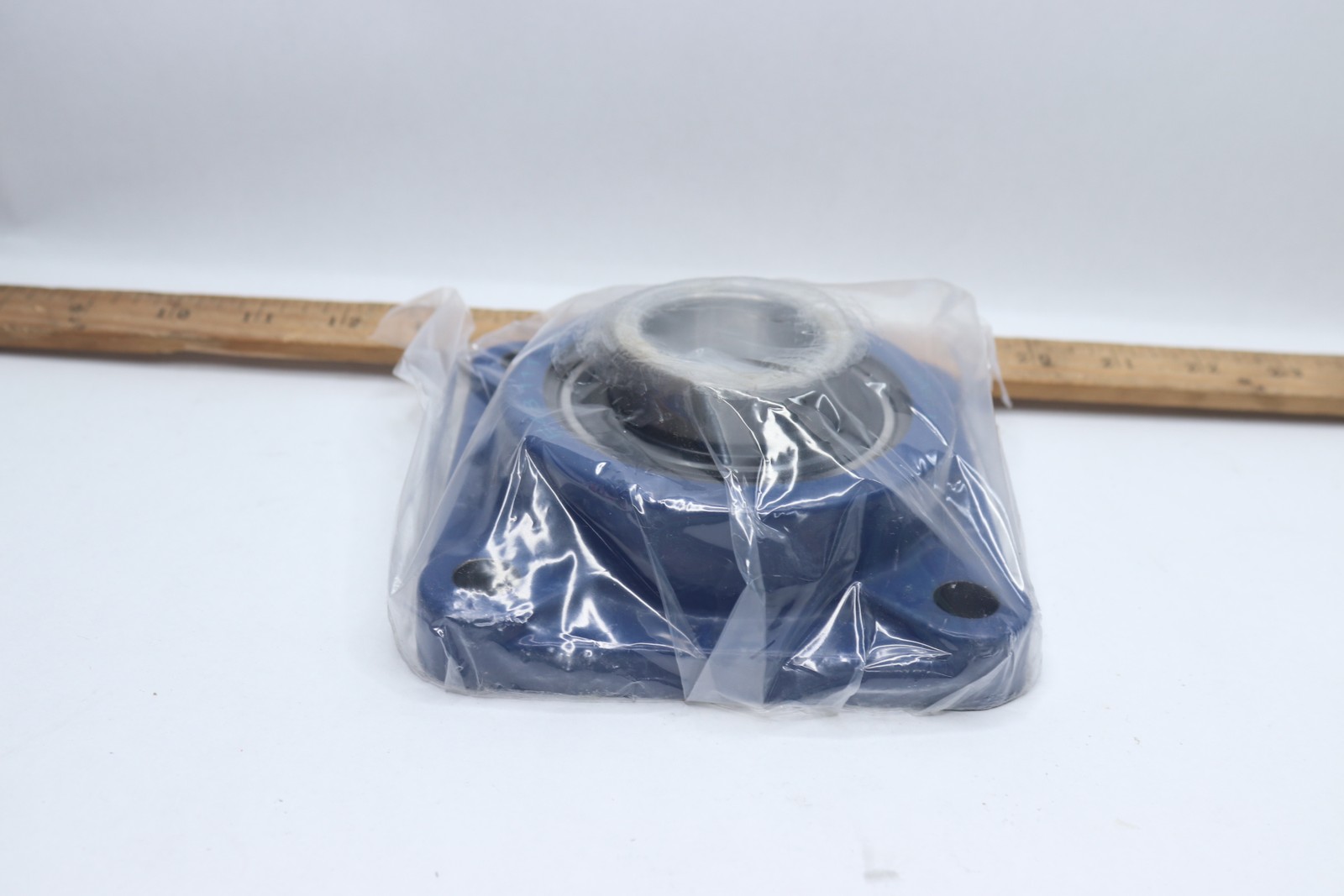 SKF Ball Bearing Flange Unit Set Screw Locking Regreasable 4 Bolts Cast Iron