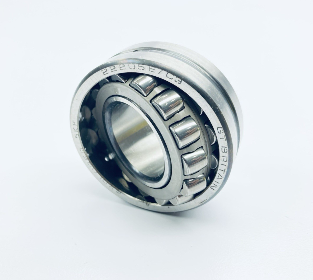 SKF 22205 E/C3 Spherical Roller Bearing 25mmId 52mmOd 18mmW C3 no Split