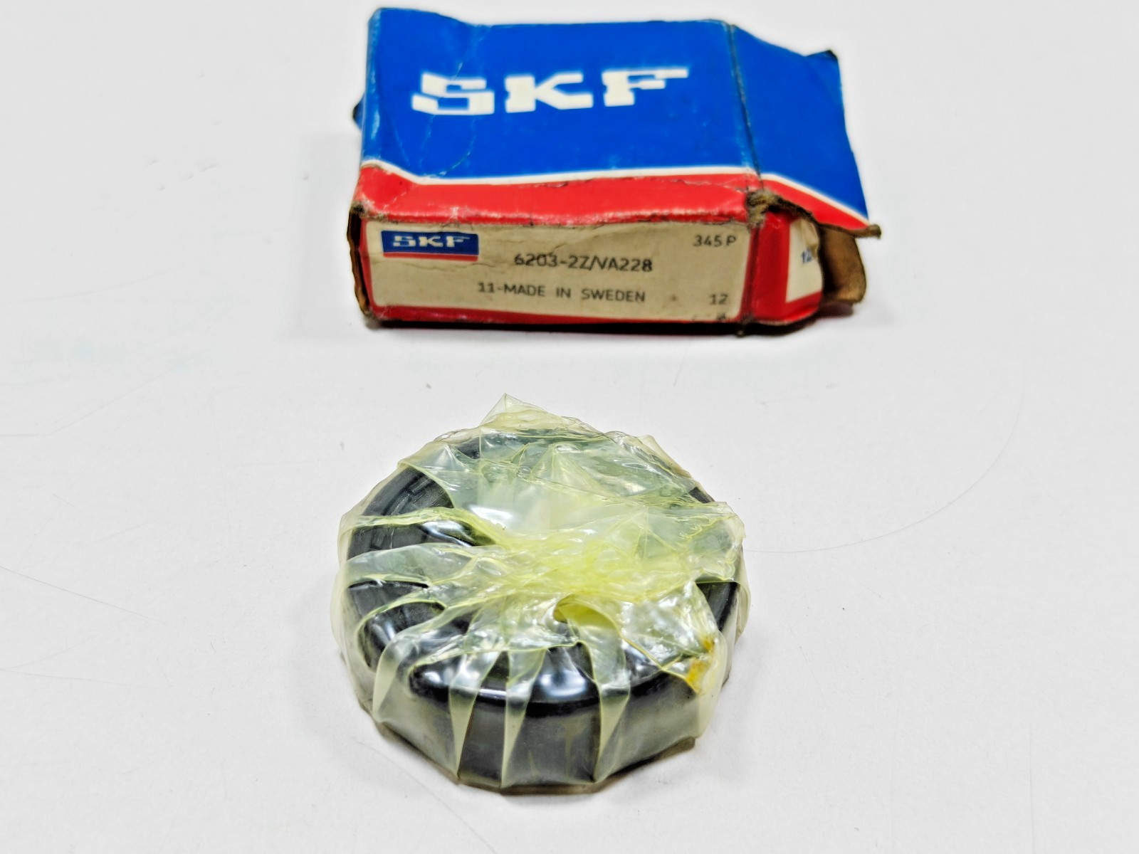6203-2Z/VA228 SKF High Temprature Deep Groove Ball Bearing SKF 6203-2Z VA228