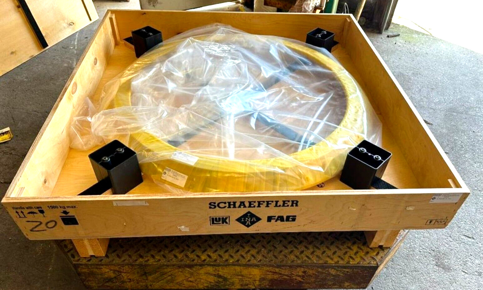 INA/Schaeffler F-560199.01.VLU 4-Pt Contact Ball Slewing Bearing 200944 * NEW *