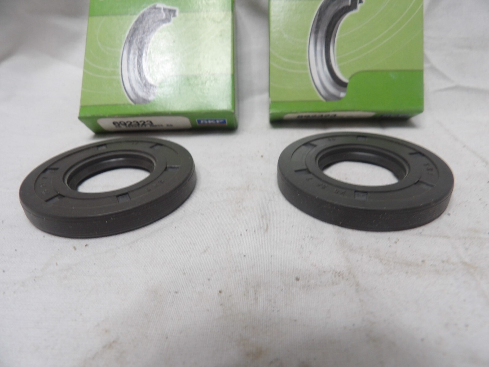 SKF Oil Seals 692323 (Lot of 2)