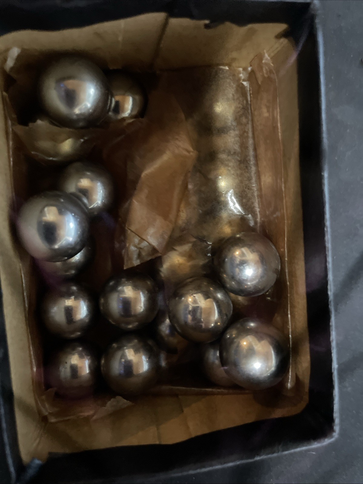 Atlas Balls. BOX OF 22 Balls 23/32 ” . F-3038A-3.