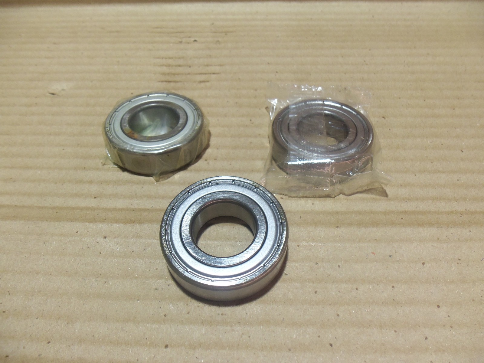 New Lot of 3 SKF 6205-2Z/C3GJN Ball Bearing
