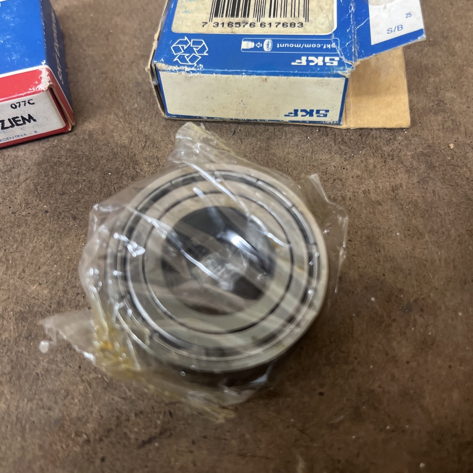 Qty. 2 SKF Model: 6004-2ZJEM-UE01 Deep Grove Bearings. New Old Stock
