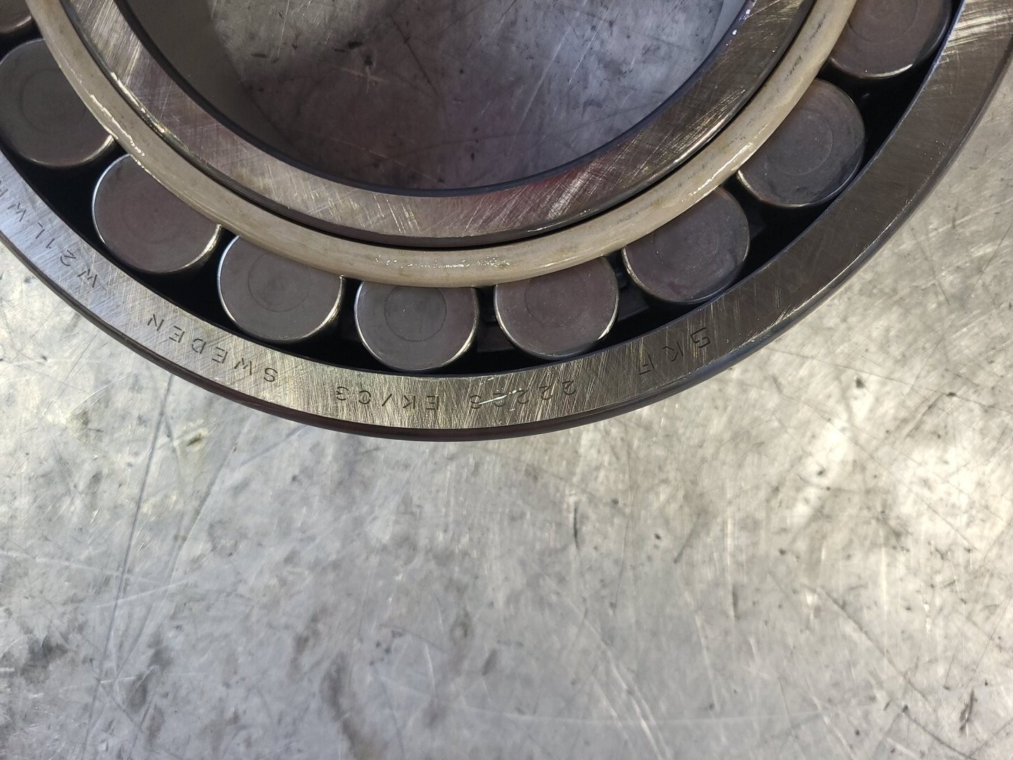 SURPLUS NEW SKF 22226 EK/C3 Spherical Roller Bearing