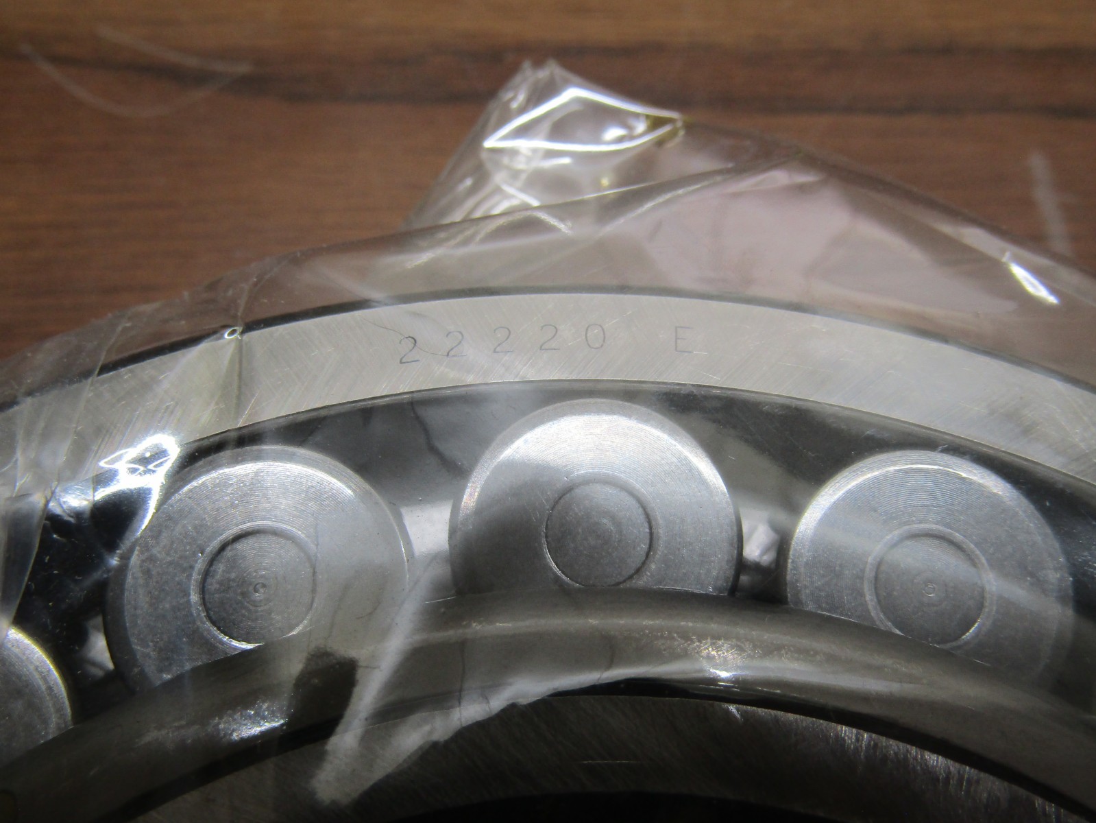 SKF 22220 E SPHERICAL ROLLER BEARING 100x180x46 mm