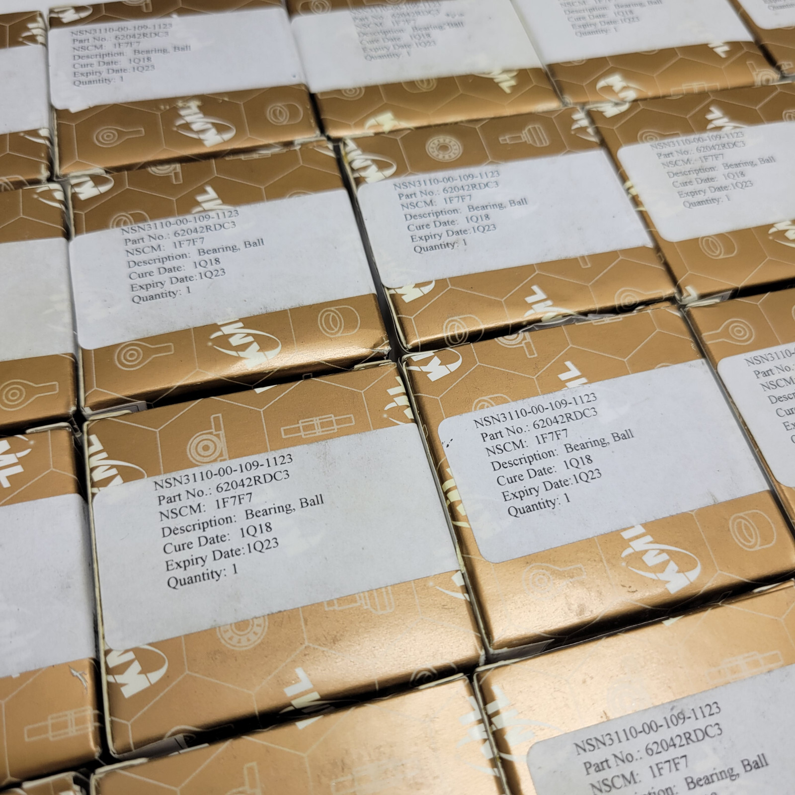 3110-00-109-1123 Annular Ball Bearing 6204-2rsh/c3 ** 31 units **