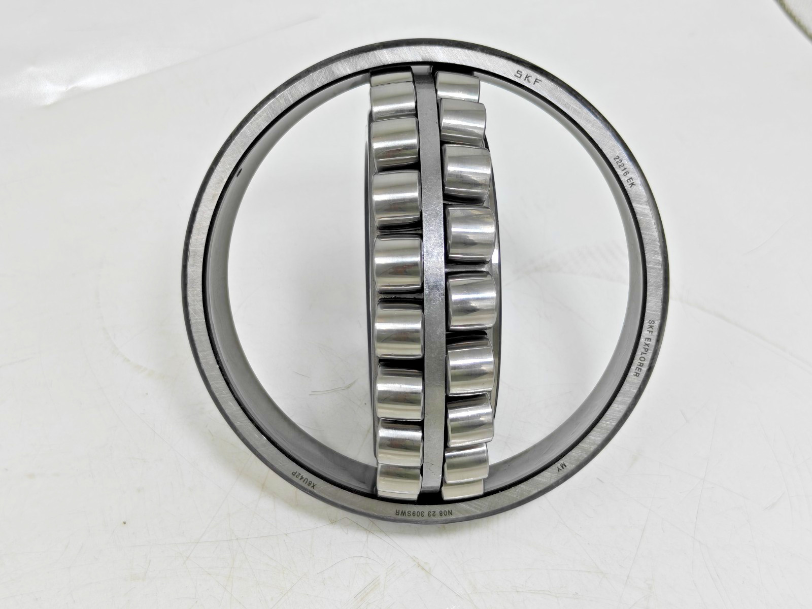 22216 EK SKF Spherical Roller Bearing SKF 22216EK W33 Tapered Bore 22216K