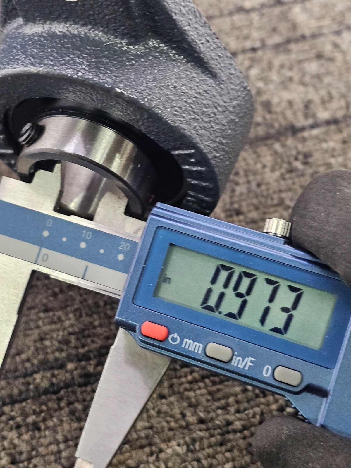 Peer UCFT205-16: Flange Bearing Unit 1″ Bore 2 Bolt Flange