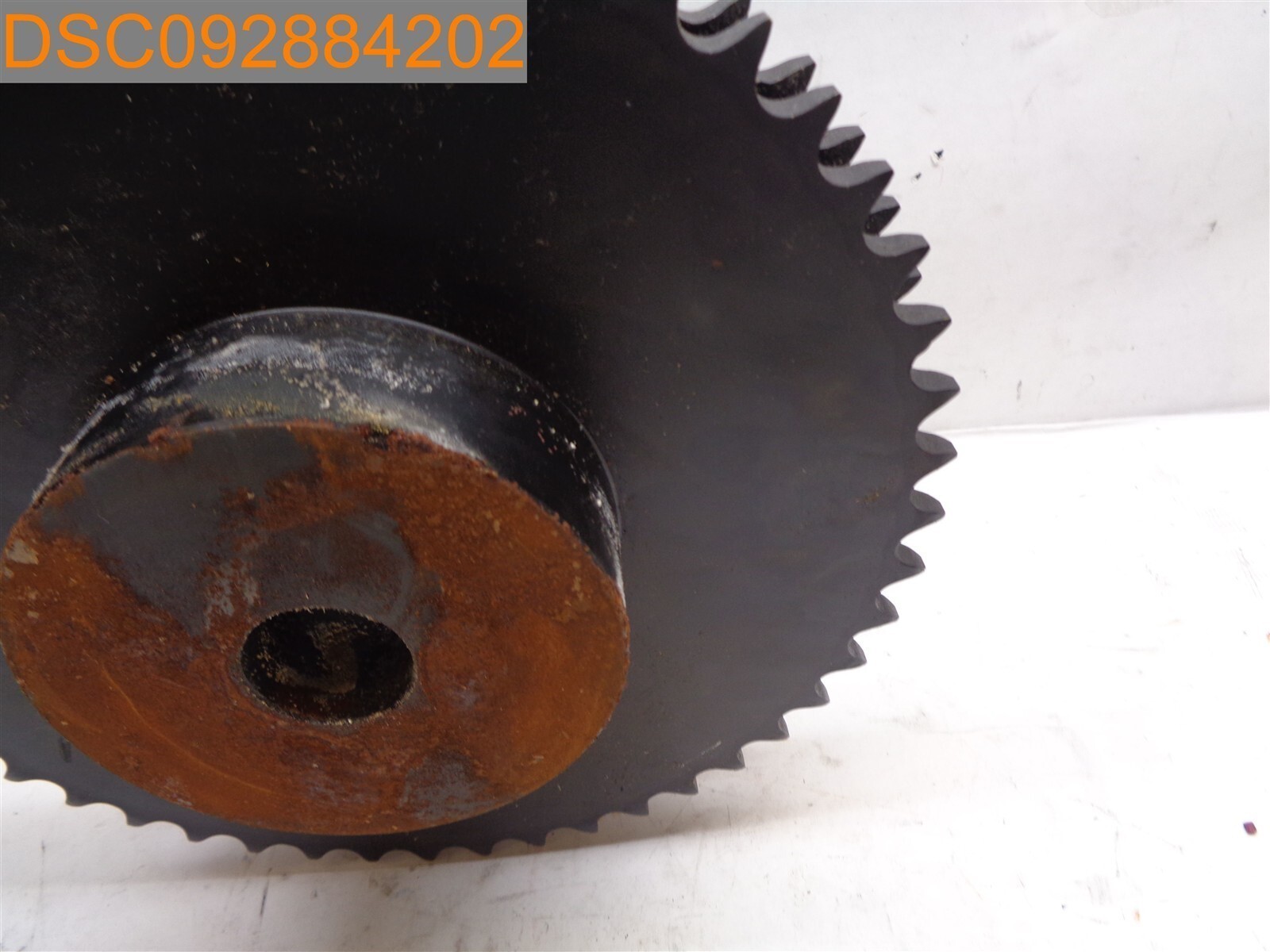 Has Rust: AMEC SPK ROLLER DOUBLE B D50B48H, OD = 10″, 1 1/8″ Bore