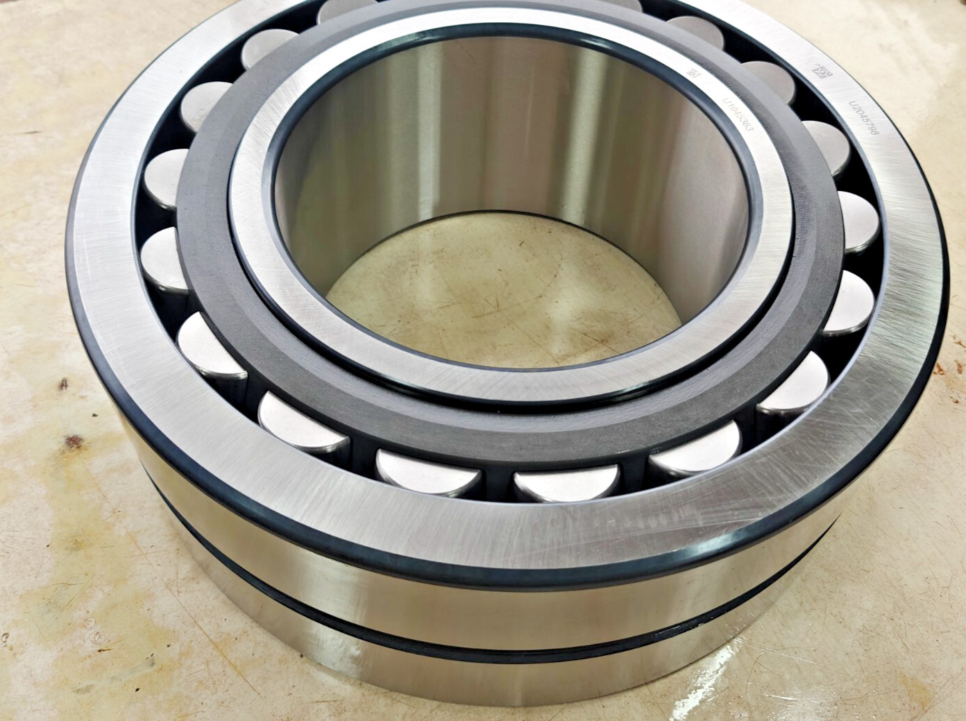 23244 CC/W33 SKF Spherical Roller Bearing 220 x 400 x 144 mm SKF 23244CC/W33