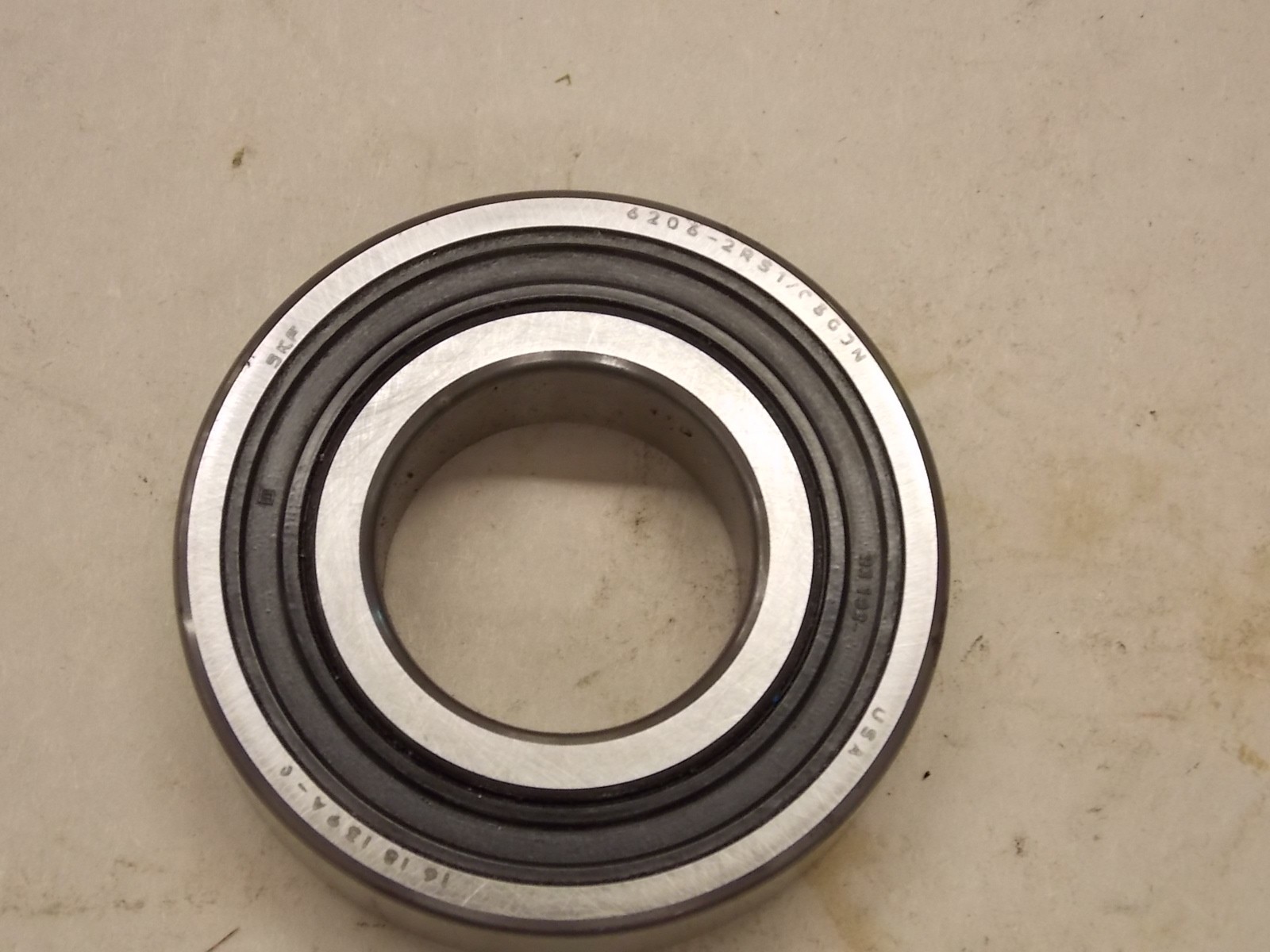 New SKF 6206-2RS1 C3GJN Ball Bearing 30mmx62mmx16mm B6