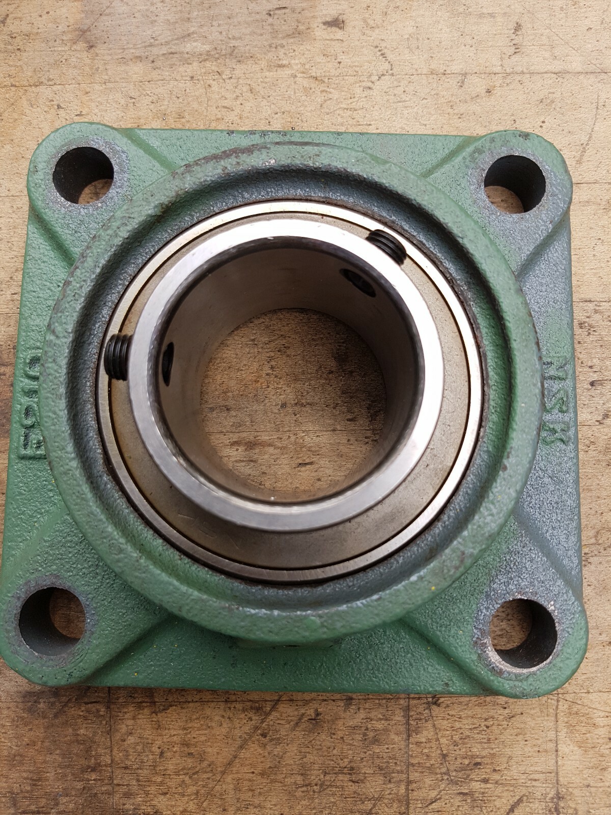 NSK bearing UCF 210