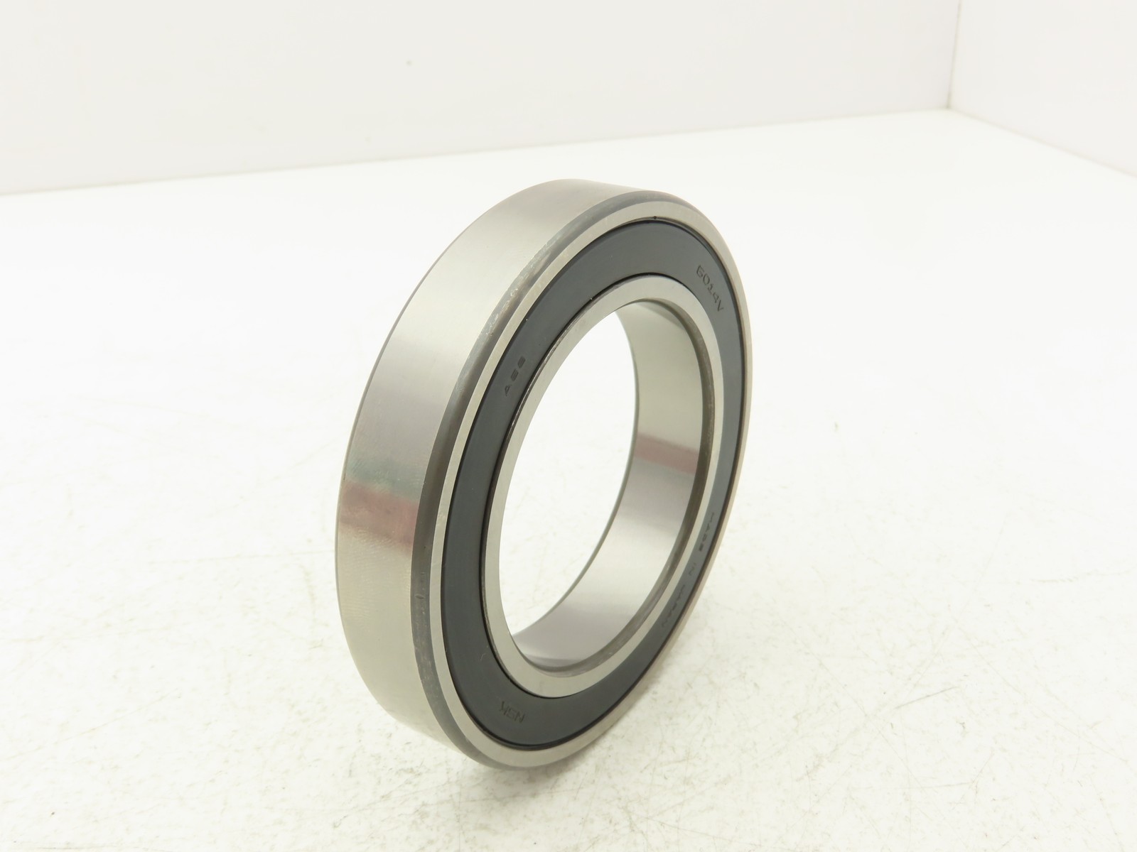 NSK 6014V Deep Groove Ball Bearing 70 mm ID x 110 mm OD x 20 mm Sealed