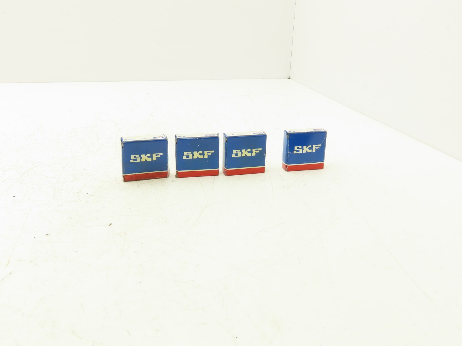 SKF 63001-2RS1 Cylindrical Roller Bearing 12mm ID 28mm OD 12mm W Lot of 4