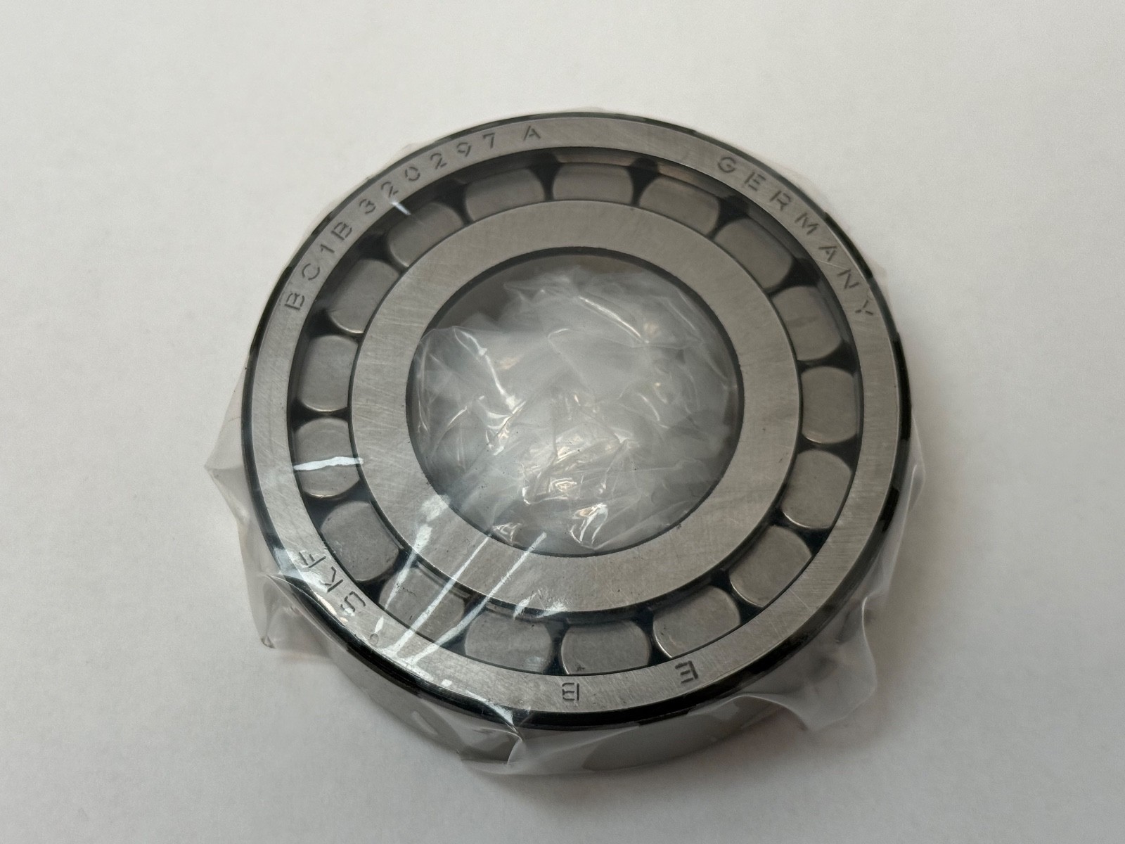 SKF BC1B-320297-A Cylindrical Bearing RU1570UM BC1B320297A 35x72x20.6 mm