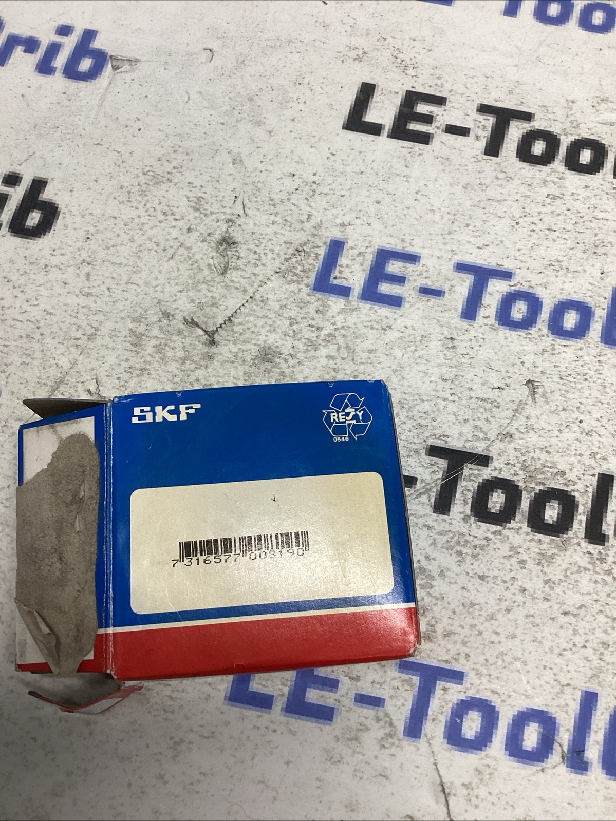 SKF CROWNED YOKE ROLLER 305807C-2Z K-672