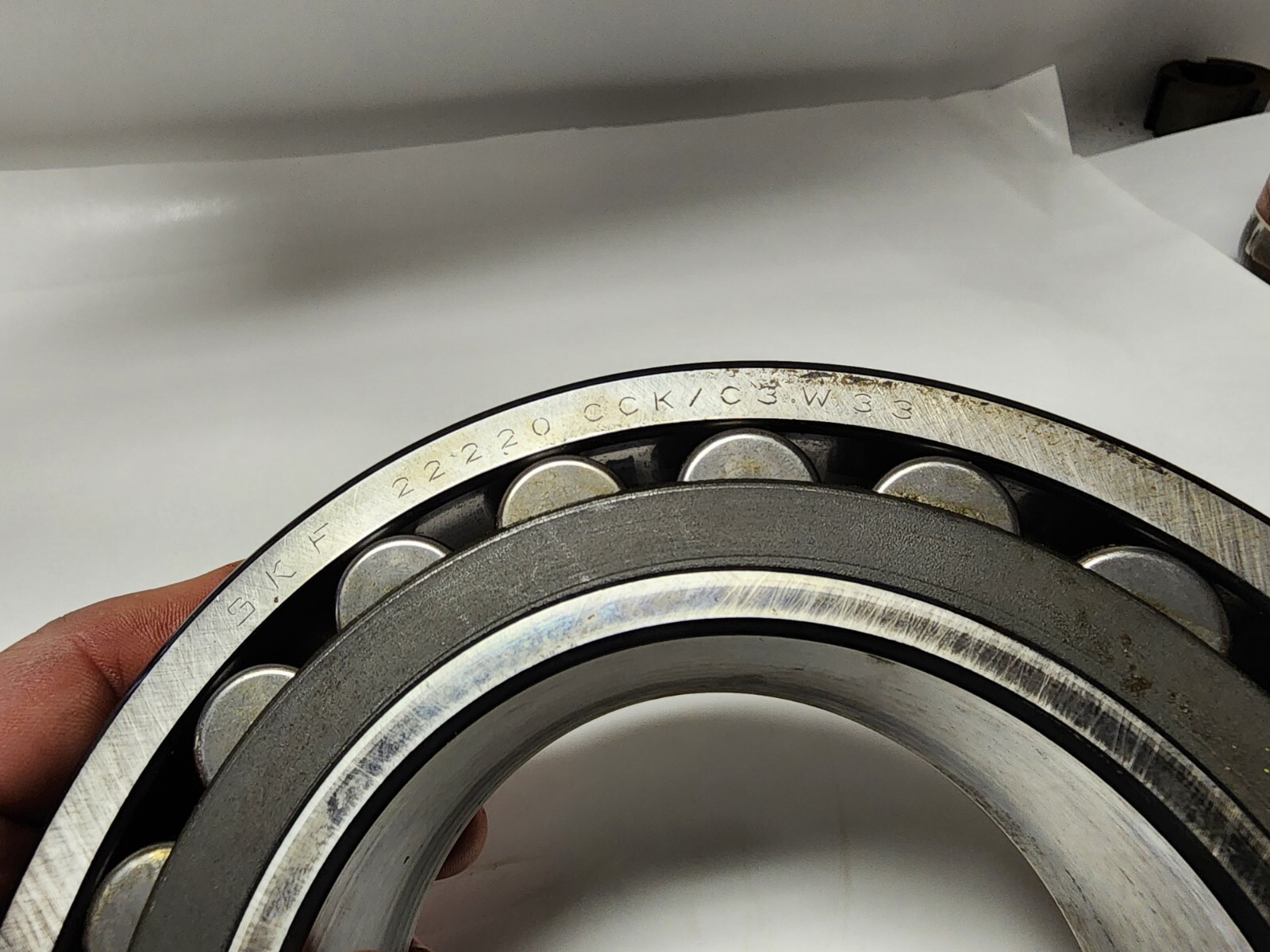 Used SKF 22220 CCK/C3 W33 Spherical Roller Bearing 180MM OD x 100MM ID x 46MM W