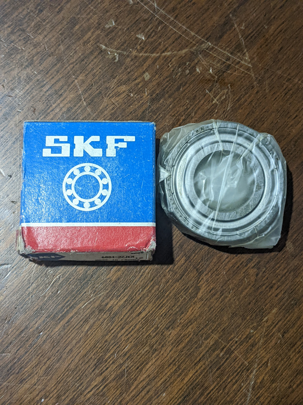 New SKF 6004-2ZJEM 60042ZJEM Deep Groove Ball Bearing Sheilded On Both Sides