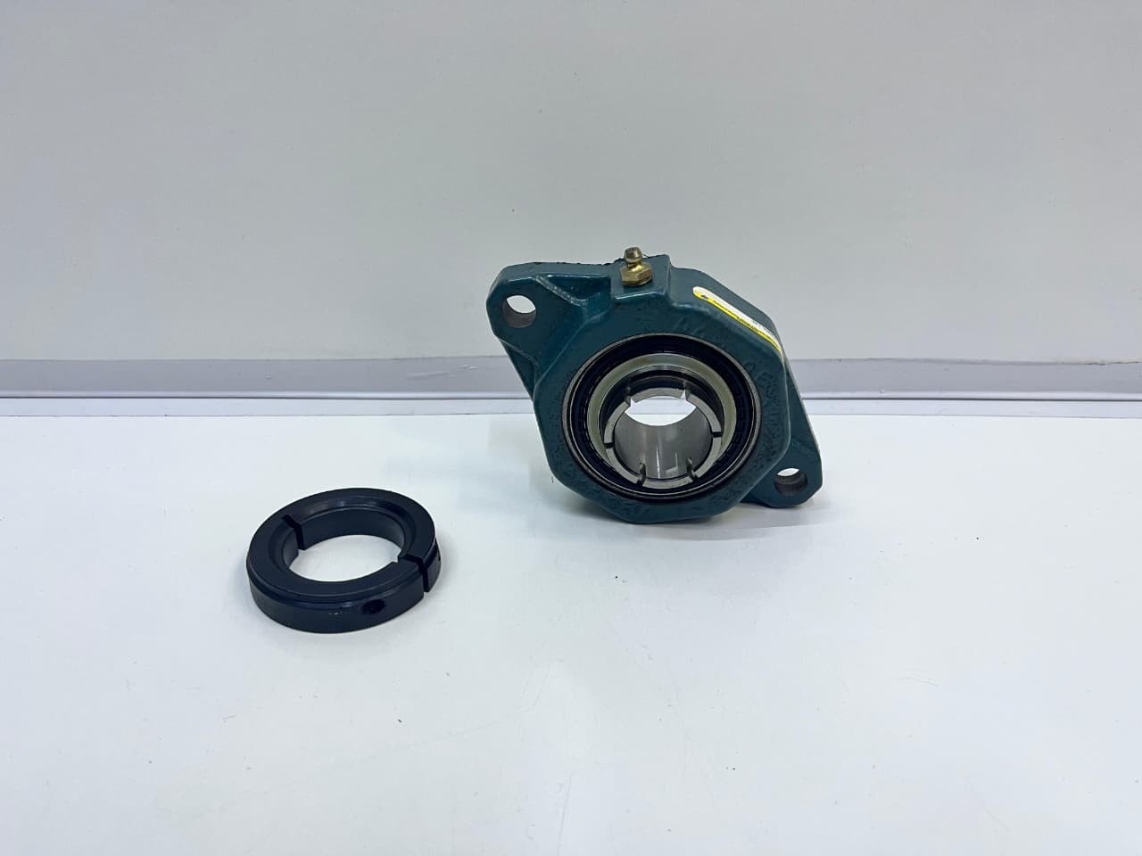 New BALDOR / DODGE 128765 F2B-DL-106 Flange-Mount Bearing Unit, VS#178