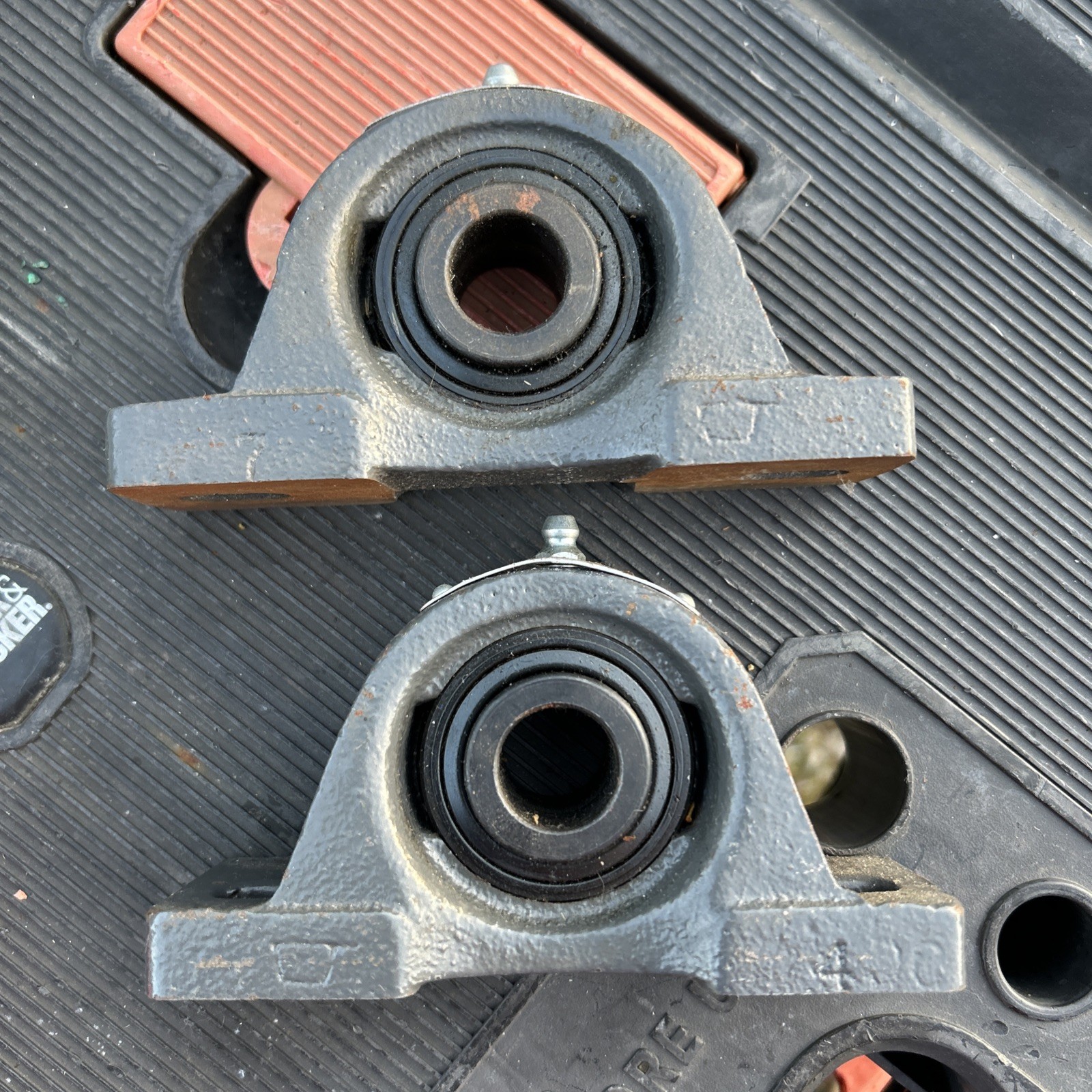 2 SealMaster Gold Line Bearings NP-12 2-Bolt Pillow Block Bearing 3/4-inch Bore